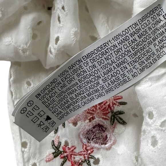 Forever 21 White Eyelet Embroidered Floral Crop Top Women's Size Small | 67-12-2 - Picture 4 of 6